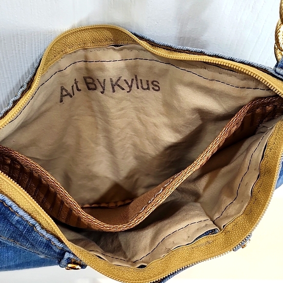 Custom cross body denim pocketbook. - Picture 3 of 4